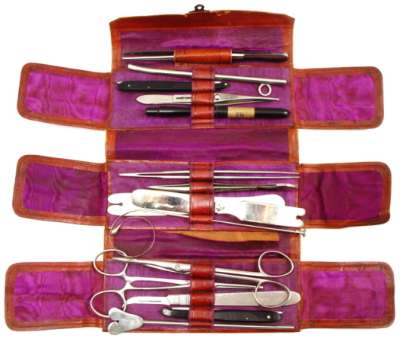 set viennese chirurgico antico