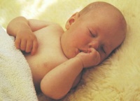 neonato mentre dorme