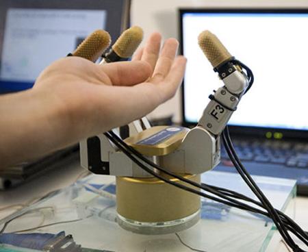 mano robotica robot